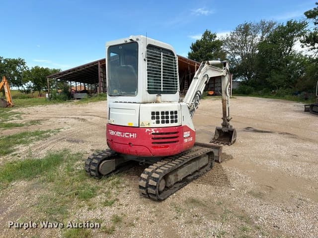 Image of Takeuchi TB138FR equipment image 4