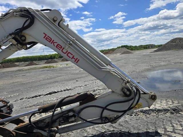 Image of Takeuchi TB180FR equipment image 3