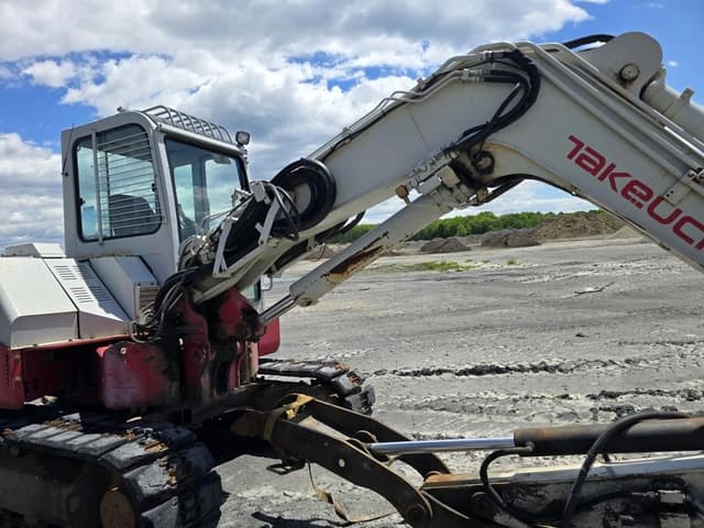 Image of Takeuchi TB180FR equipment image 4