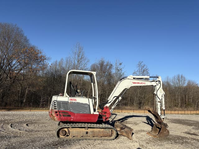 Image of Takeuchi TB235 equipment image 3