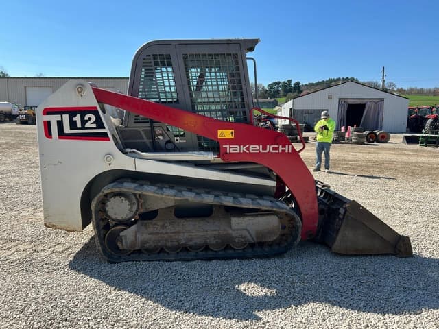 Image of Takeuchi TL12 equipment image 4
