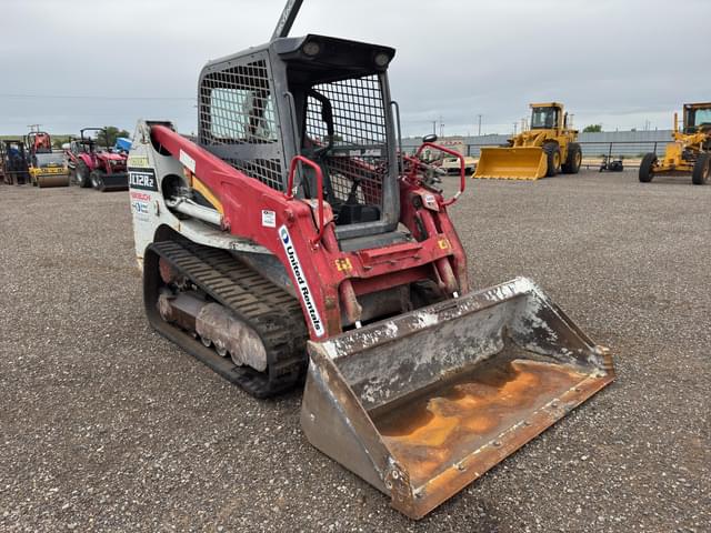 Image of Takeuchi TL12R2 equipment image 3