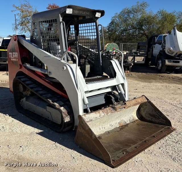 Image of Takeuchi TL230 equipment image 2