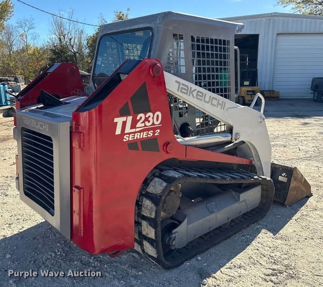 Image of Takeuchi TL230 equipment image 4