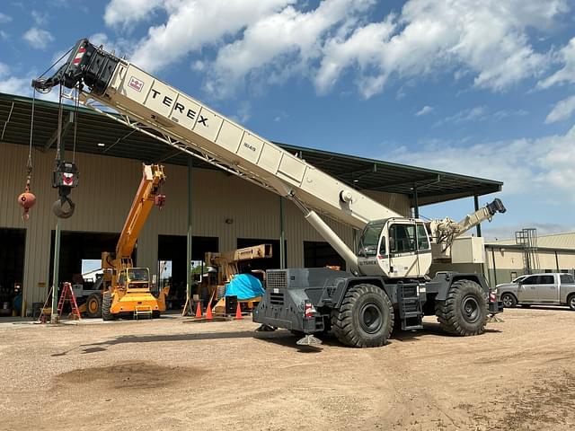 Image of Terex RT555 equipment image 1