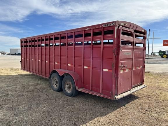 Image of Titan Undetermined equipment image 2