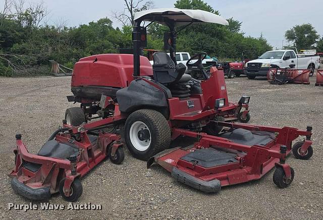Image of Toro Groundsmaster 5900 equipment image 2