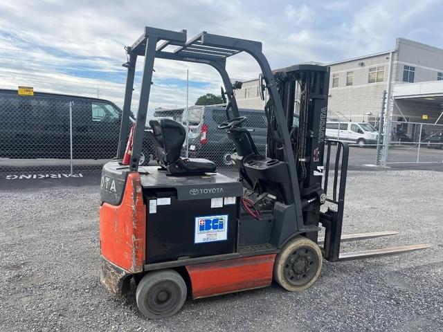 Image of Toyota 8FBCU25 equipment image 2