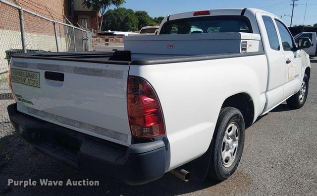 Image of Toyota Tacoma equipment image 4