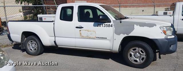 Image of Toyota Tacoma equipment image 3