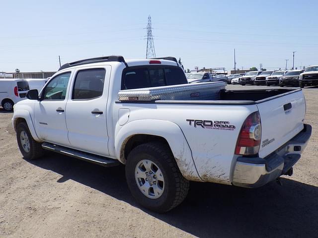 Image of Toyota Tacoma equipment image 3