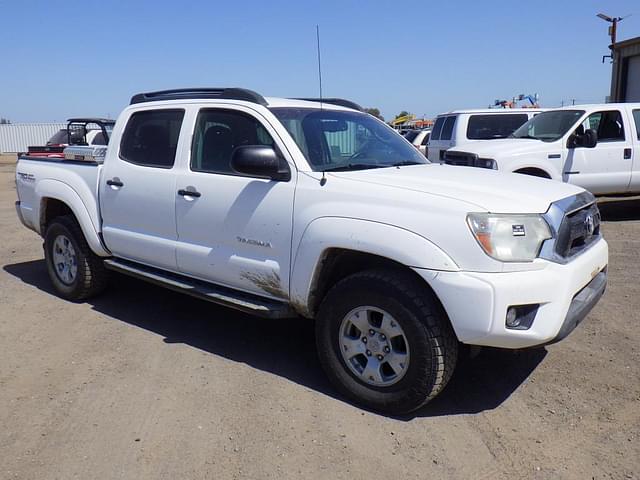 Image of Toyota Tacoma equipment image 1