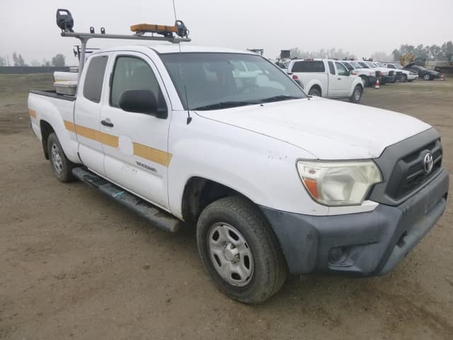 Image of Toyota Tacoma equipment image 1