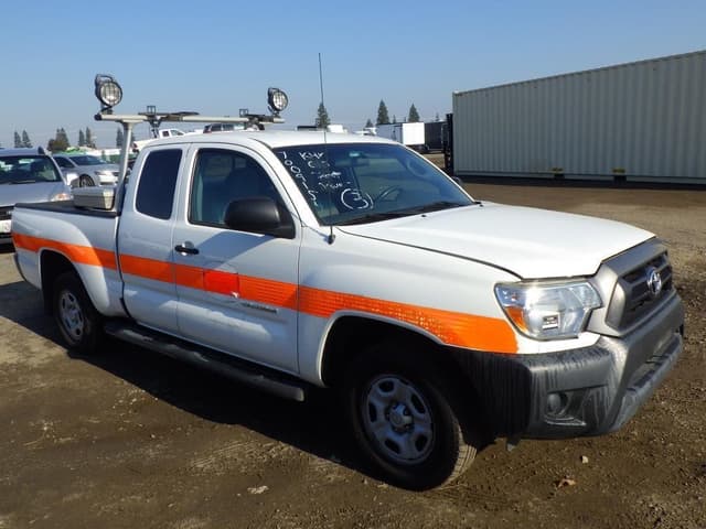 Image of Toyota Tacoma equipment image 1