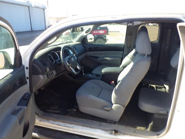 Image of Toyota Tacoma equipment image 4