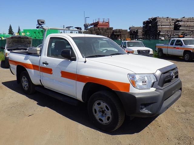 Image of Toyota Tacoma equipment image 1