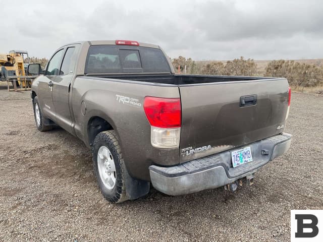 Image of Toyota Tundra equipment image 2