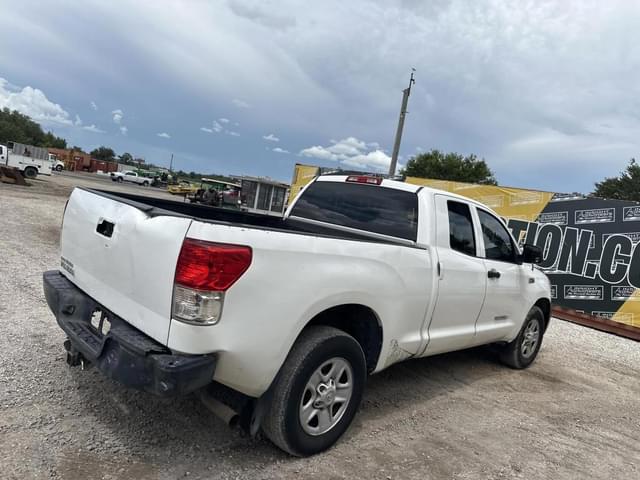 Image of Toyota Tundra equipment image 2