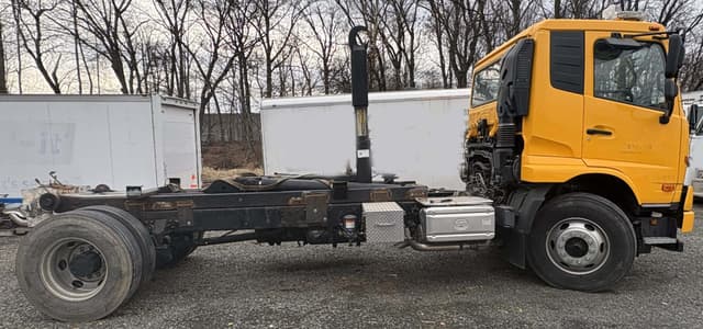 Image of UD 3300 equipment image 1