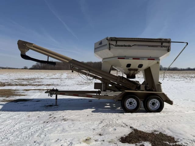 Image of Unverferth Seed Runner 2750 equipment image 1