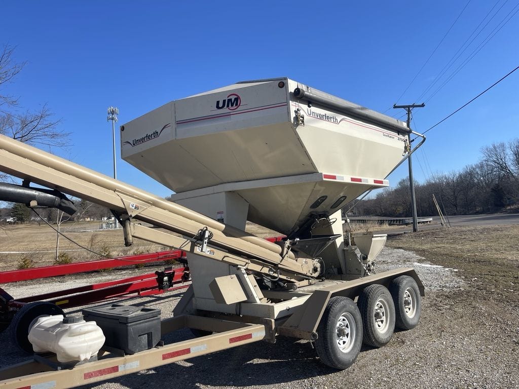 2013 Unverferth 3750 Equipment Image0