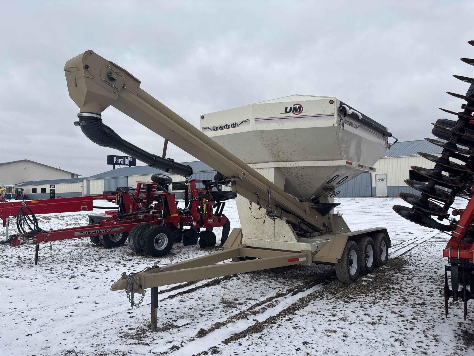 2013 Unverferth 3750 Equipment Image0