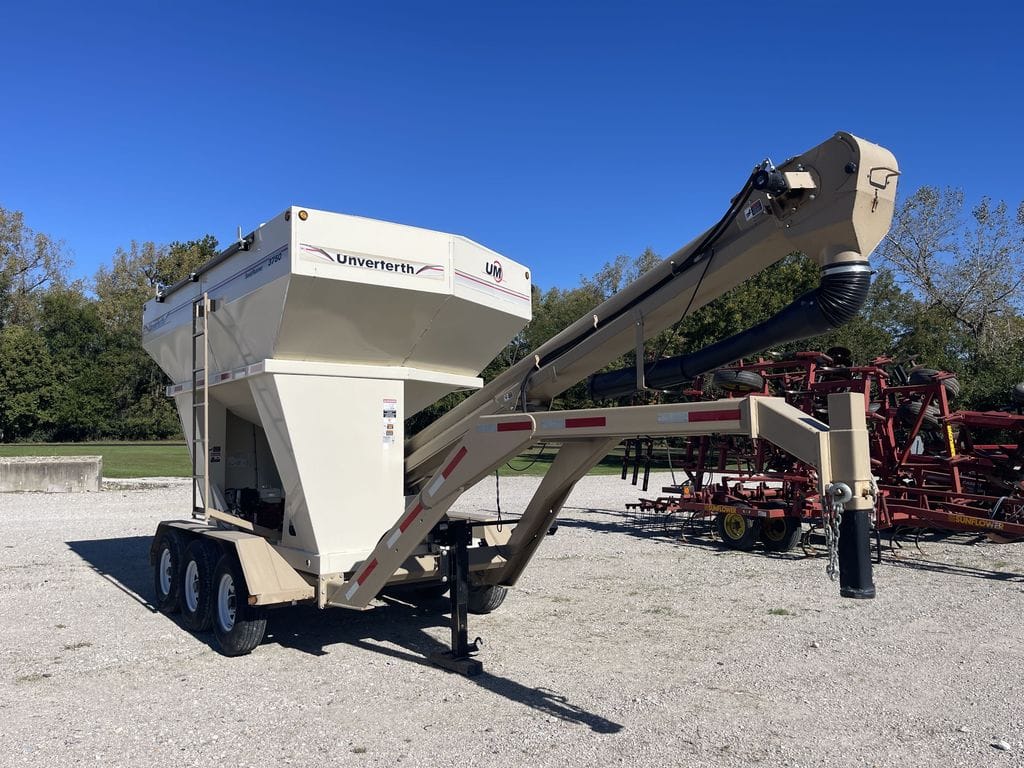 2013 Unverferth 3750 Equipment Image0