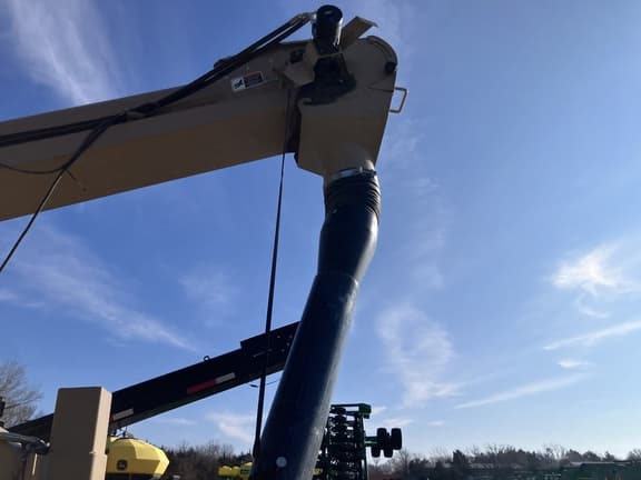 Image of Unverferth 3750XL equipment image 4