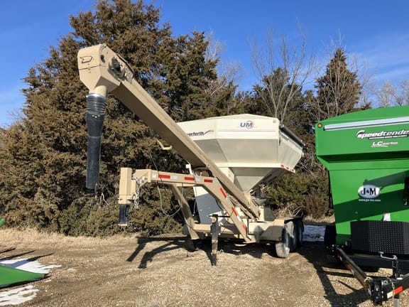 2013 Unverferth 3750XL Equipment Image0