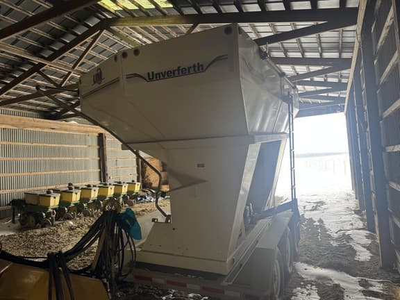 Image of Unverferth 3750XL equipment image 4