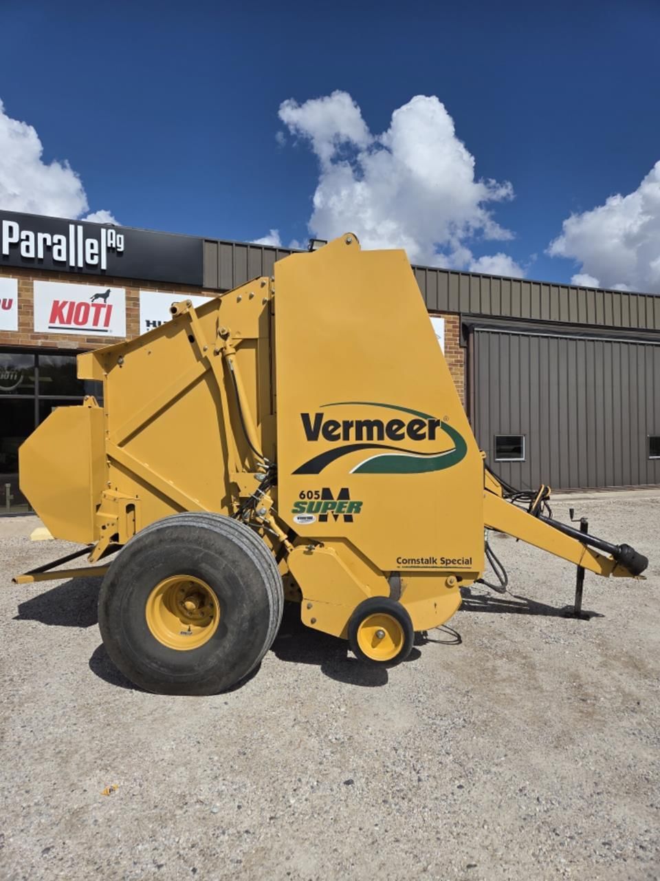2013 Vermeer 605SM Equipment Image0