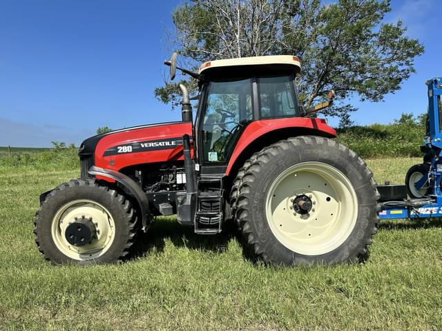 Image of Versatile 280 equipment image 4