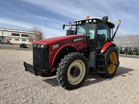 2013 Versatile 310 Equipment Image0
