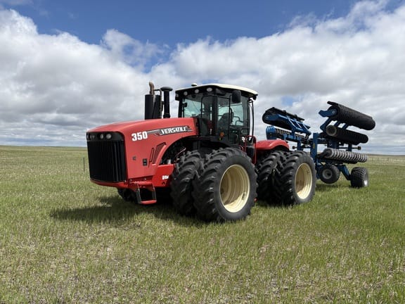 2013 Versatile 350 Equipment Image0
