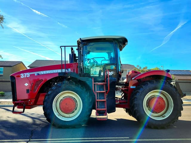 Image of Versatile 375 equipment image 1