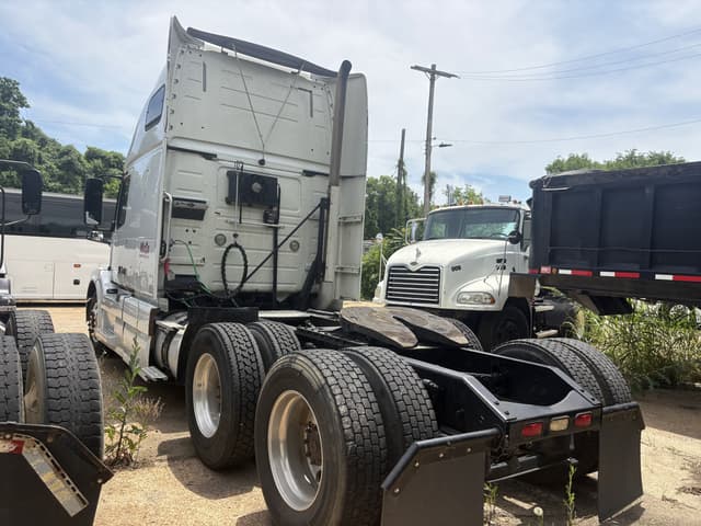 Image of Volvo D13 equipment image 3