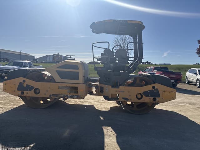 Image of Volvo DD110B equipment image 4