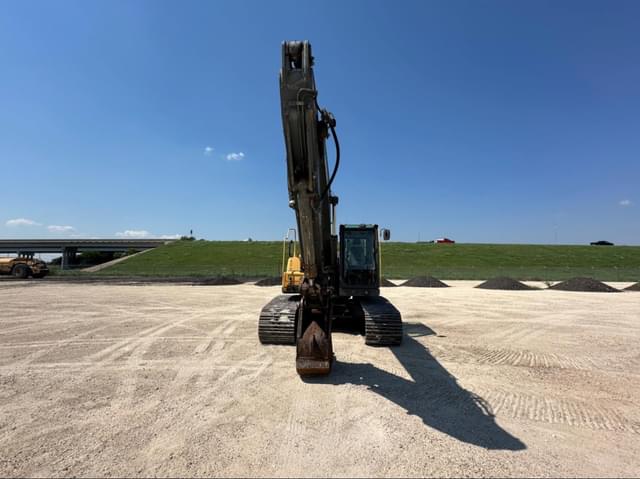 Image of Volvo EC220DL equipment image 1