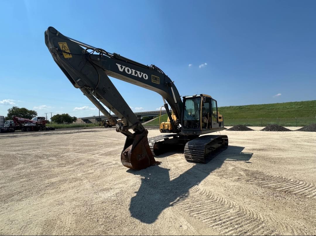 Image of Volvo EC220DL Primary image