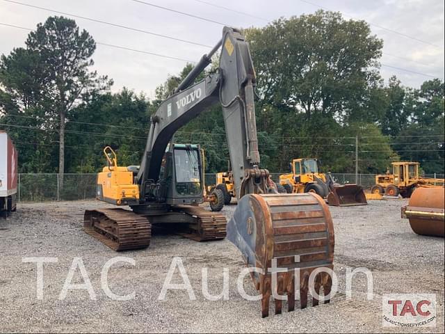 Image of Volvo EC220DL equipment image 2