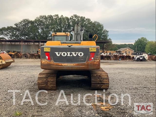 Image of Volvo EC220DL equipment image 3