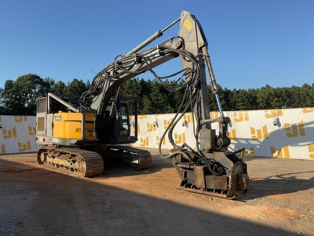 Image of Volvo ECR235DL equipment image 2