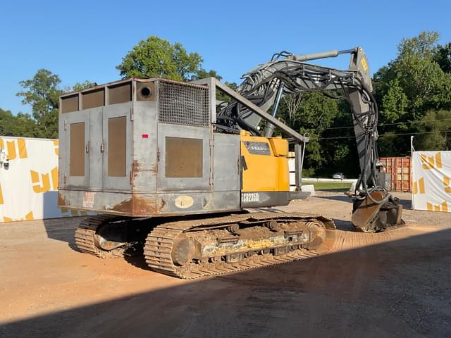 Image of Volvo ECR235DL equipment image 4