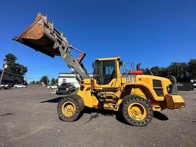 Image of Volvo L120G equipment image 2