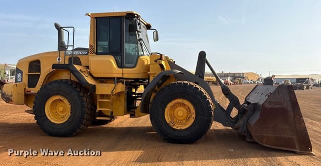 Image of Volvo L120G equipment image 3