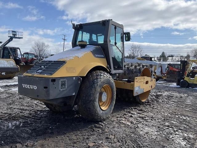 Image of Volvo SD115D equipment image 3