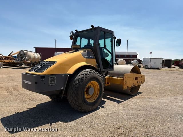 Image of Volvo SD115D equipment image 4