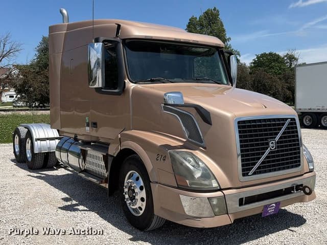 Image of Volvo VNL equipment image 2