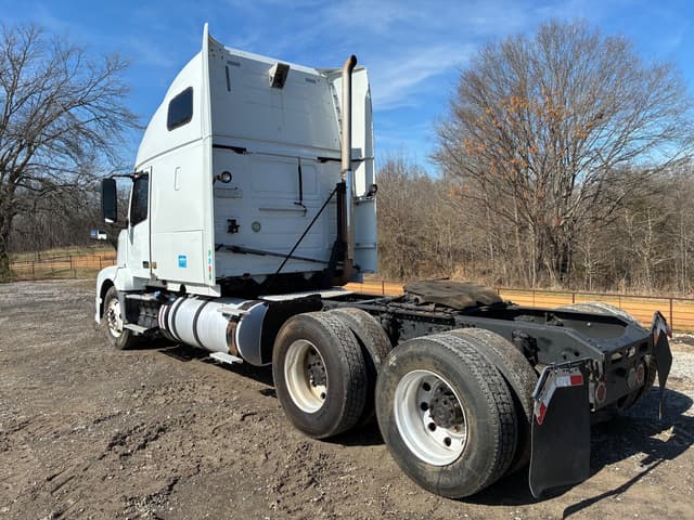 Image of Volvo VN equipment image 4