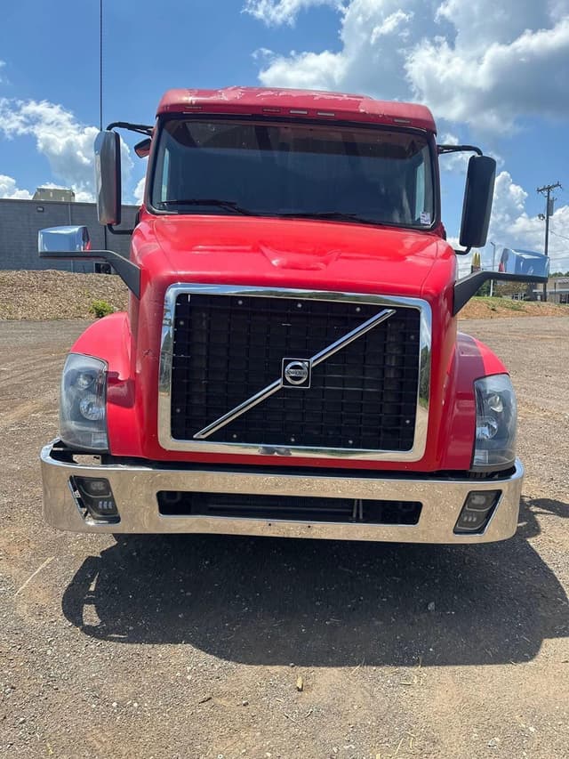 Image of Volvo VNL equipment image 1